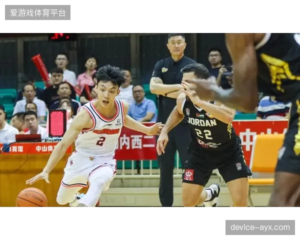 约旦队需利用定位球机会弥补阵地战短板，防守端同样依赖空中优势。